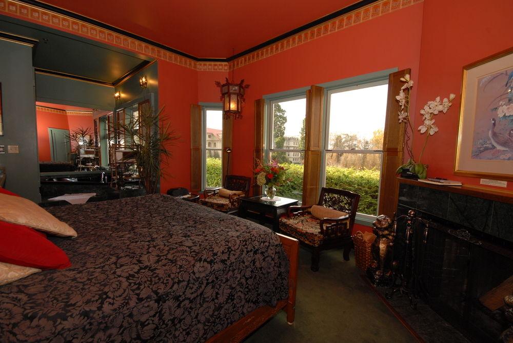 Humboldt House Bed & Breakfast Вікторія Екстер'єр фото