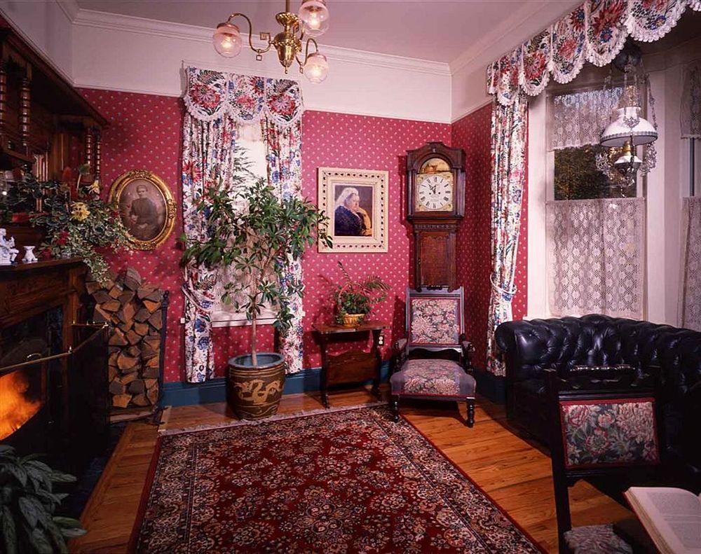 Humboldt House Bed & Breakfast Вікторія Екстер'єр фото