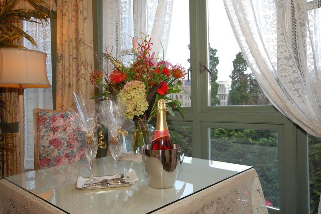 Humboldt House Bed & Breakfast Вікторія Екстер'єр фото